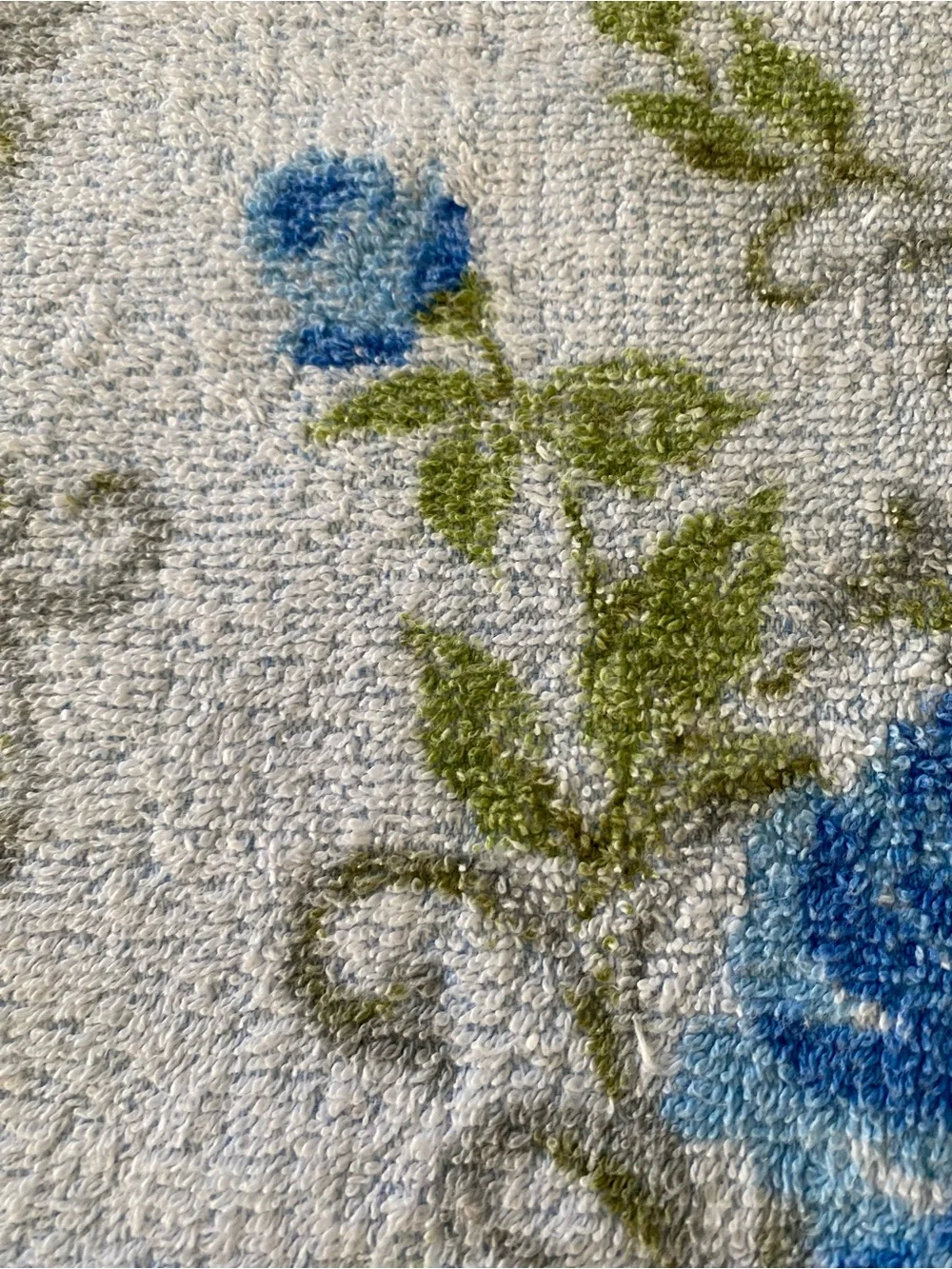 Vintage 1960s Mid Century MCM Blue Floral Bathroom Towel